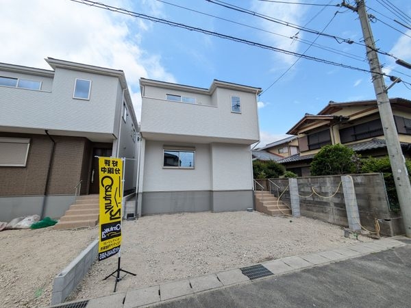大津市桜野町１丁目　新築一戸建て　２号地