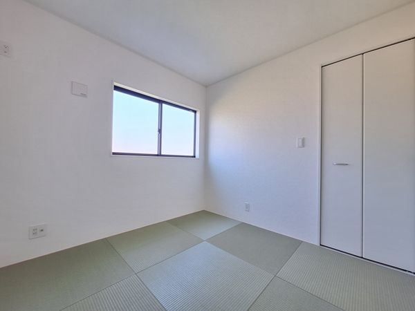 大津市雄琴５丁目　新築一戸建て　第２２　１期　８号棟
