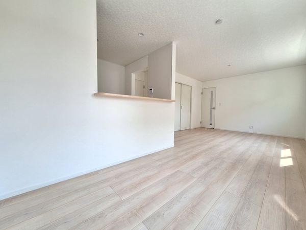 大津市雄琴５丁目　新築一戸建て　第２２　１期　１０号棟