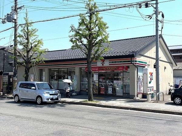 グラン・ドムール伏見桃山 中古マンション(セブンイレブン京都西大手筋店)