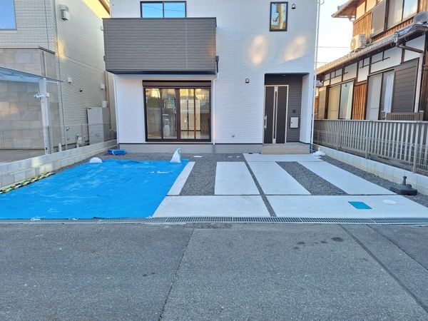 草津市追分南３丁目　新築一戸建て　１期　１号地
