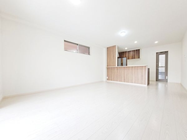 大津市一里山4丁目の中古一戸建て(リビング)