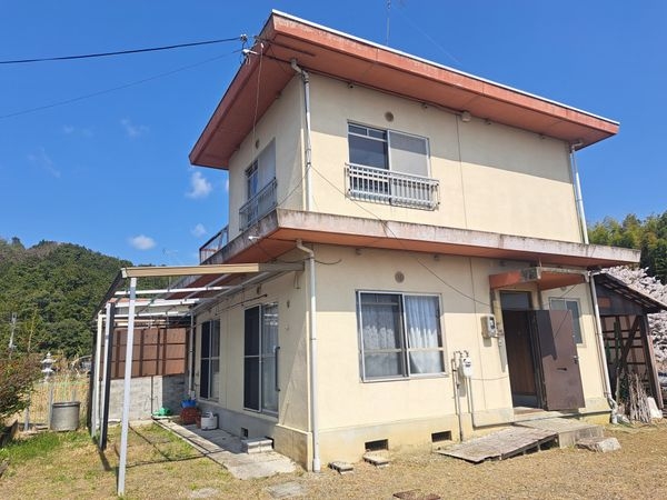 大津市伊香立下龍華町　中古一戸建て