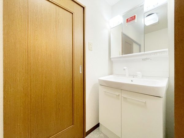 ブルーム山科大宅 中古マンション(洗面台・洗面所)