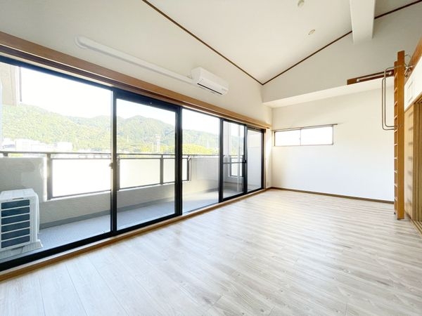 ブルーム山科大宅 中古マンション(リビング)