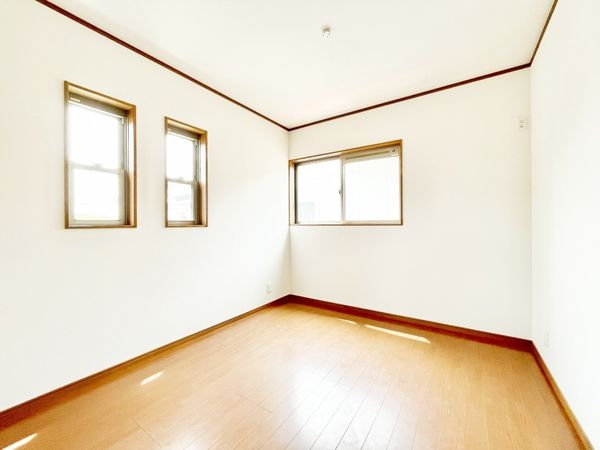 京都市伏見区羽束師鴨川町の中古一戸建て