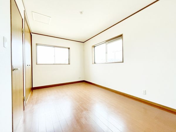 京都市伏見区羽束師鴨川町の中古一戸建て
