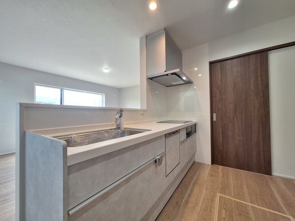 草津市野路町　新築一戸建て
