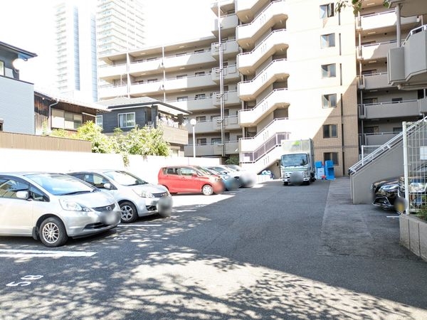 サンルシエル大津 中古マンション(駐車場)