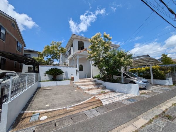大津市比叡平２丁目の中古一戸建て