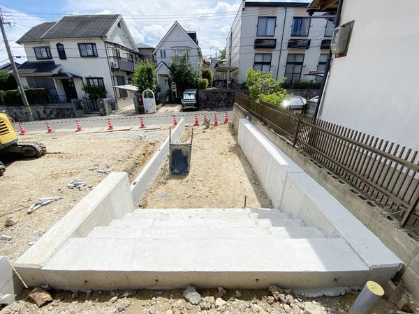 京都市伏見区深草大亀谷万帖敷町　新築一戸建て　５期　２号地