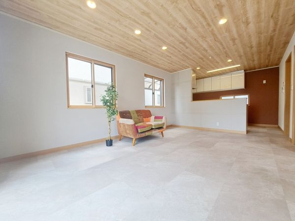 守山市小島町の中古一戸建て
