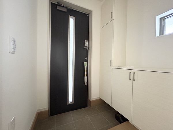 大津市錦織2丁目 新築一戸建て 1期 2号地(玄関)