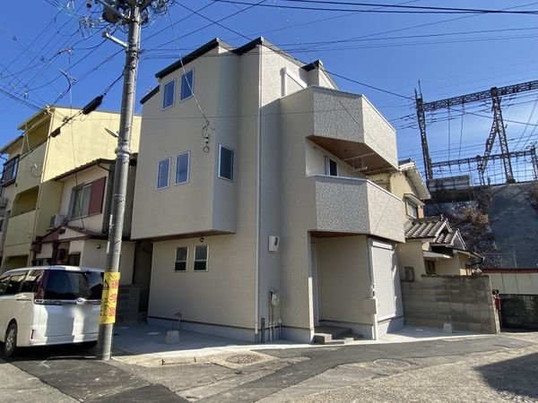 京都市山科区御陵久保町　新築一戸建て