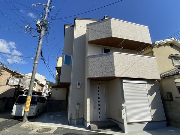 京都市山科区御陵久保町　新築一戸建て