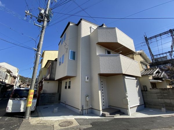 京都市山科区御陵久保町　新築一戸建て