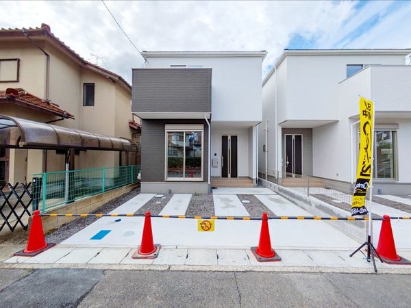 草津市新浜町　新築一戸建て　１期　２号地
