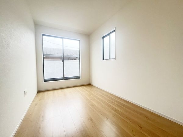 草津市上笠３丁目　新築一戸建て　１期　全３区画　２号棟
