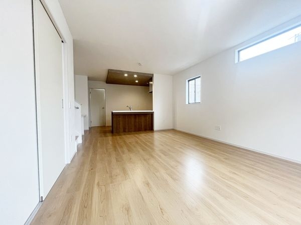 草津市上笠３丁目　新築一戸建て　１期　全３区画　２号棟