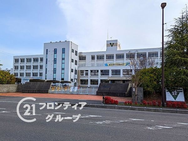 守山市阿村町　新築一戸建て　１期　２号棟(守山市立守山南中学校)