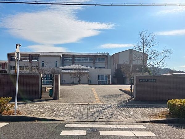 大津市松が丘１丁目の中古一戸建て(大津市立青山中学校)
