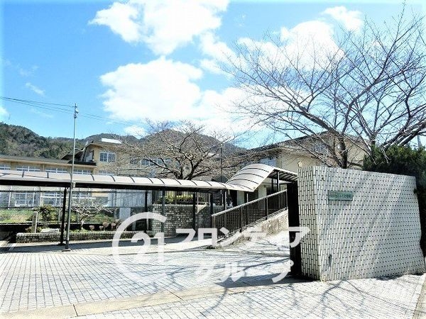 京都市山科区東野井ノ上町の中古一戸建て(京都市立大宅中学校)