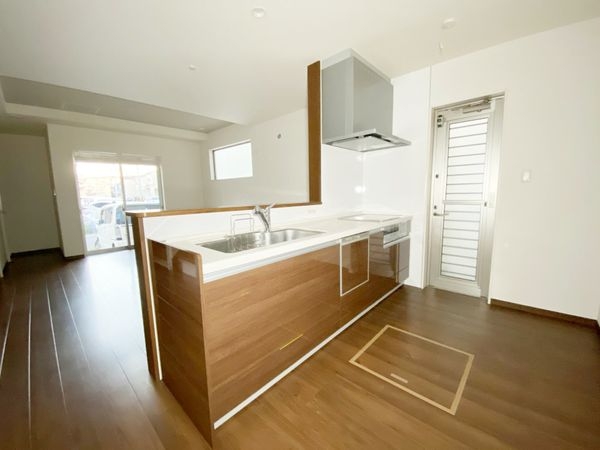 京都市伏見区羽束師菱川町　中古一戸建て