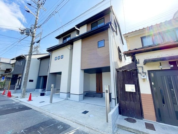 京都市伏見区桃山町弾正島　新築一戸建て　２号棟