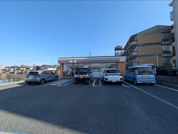 草津市南笠東１丁目　新築一戸建て　全２区画　１号棟(セブンイレブン草津南笠東店)