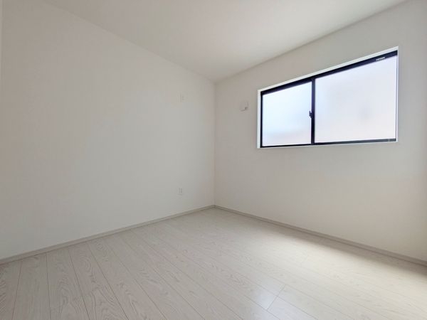 大津市雄琴６丁目　新築一戸建て　４号棟