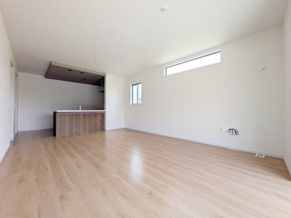 大津市雄琴６丁目　新築一戸建て　１号棟