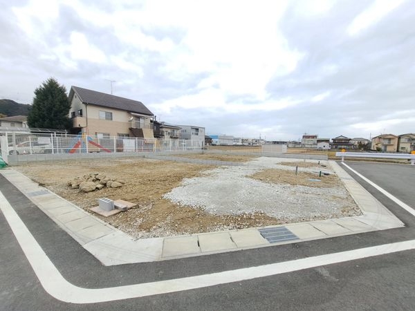 大津市雄琴６丁目　新築一戸建て　２号棟