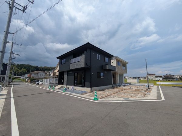 大津市雄琴６丁目　新築一戸建て　２号棟