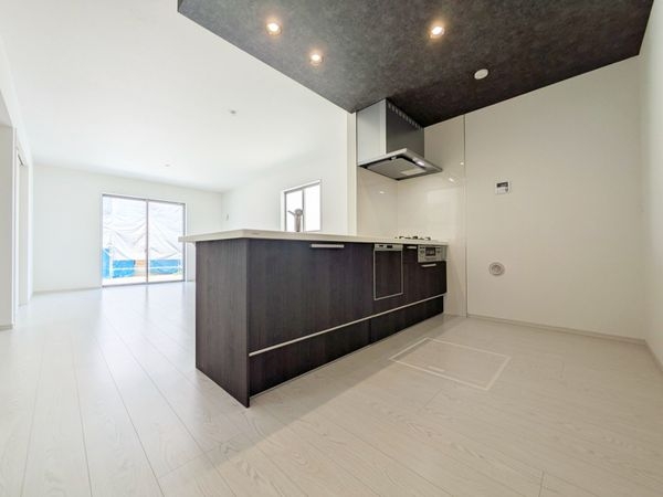 大津市雄琴６丁目　新築一戸建て　３号棟