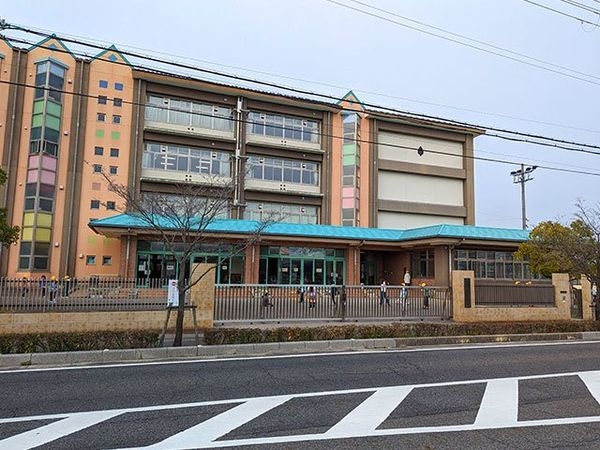 アルファステイツ栗東駅 中古マンション(栗東市立大宝東小学校)