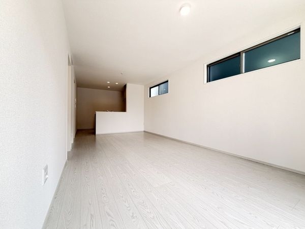 草津市草津町　新築一戸建て　３期　２号棟