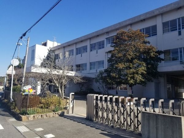 栗東市荒張の中古一戸建て(栗東市立金勝小学校)