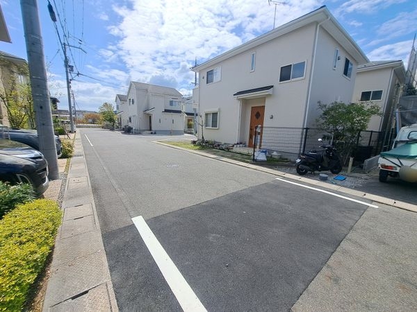 大津市大江１丁目　新築一戸建て　２号棟