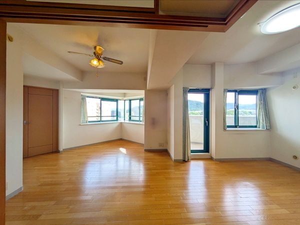 ティアラ・セントワンズ　中古マンション