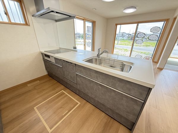 守山市小島町　新築一戸建て　２号棟