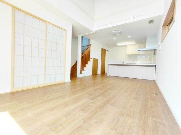 草津市西草津１丁目　新築一戸建て　２期　２号地