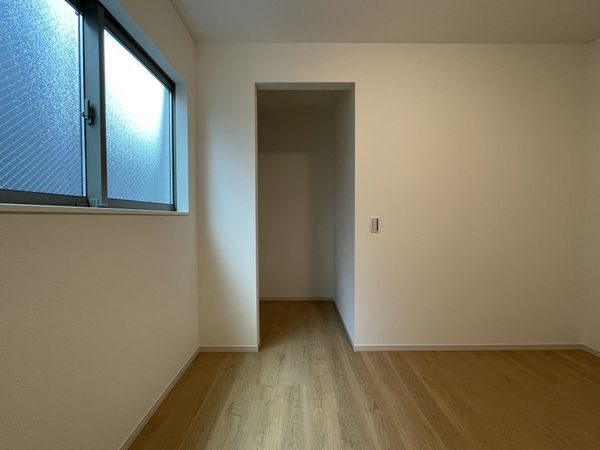 京都市山科区御陵岡町　新築一戸建て