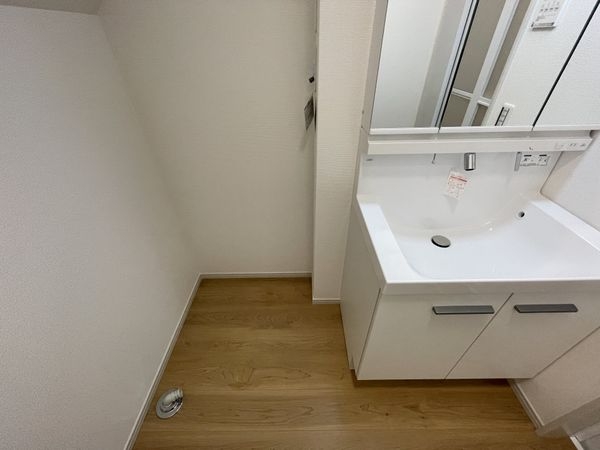 京都市山科区御陵岡町　新築一戸建て
