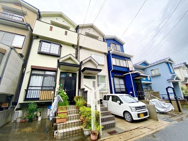 京都市伏見区石田大受町の中古一戸建て