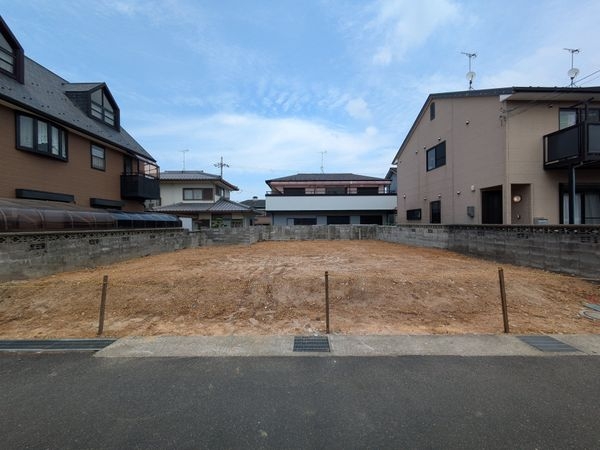 草津市東矢倉３丁目　新築一戸建て　２期　１号棟