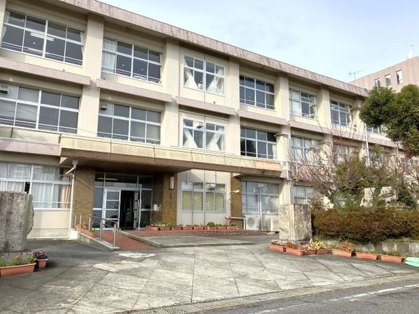大津市朝日２丁目の中古一戸建て(大津市立志賀中学校)