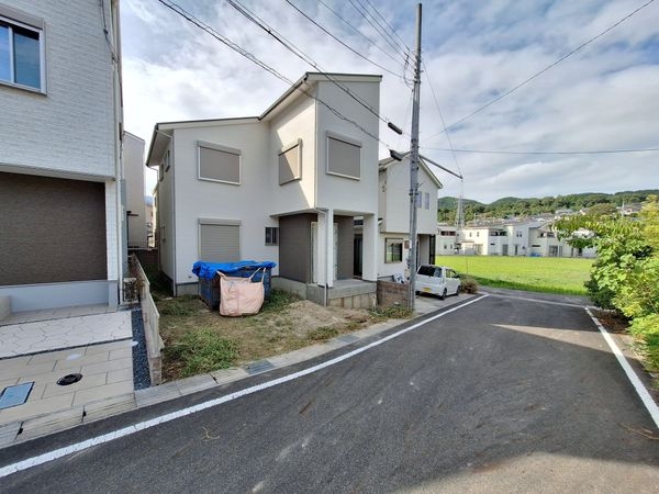 大津市石山寺４丁目　新築一戸建て　１期　２号地