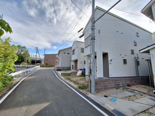 大津市石山寺４丁目　新築一戸建て　１期　２号地