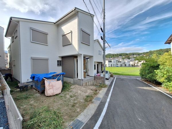 大津市石山寺４丁目　新築一戸建て　１期　２号地