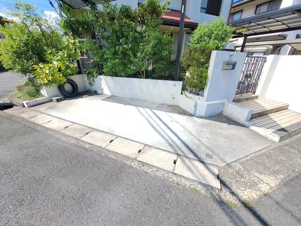 草津市桜ケ丘４丁目の中古一戸建て